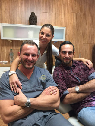 Trainer Alex Nouri mit Milan & Emanuela Michalides