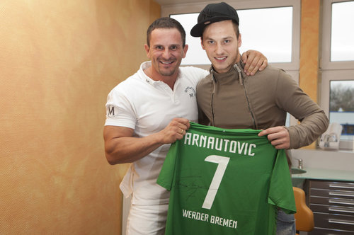Marko Arnautović zusammen mit Milan Michalides. Die beiden Profis verbindet eine enge Männerfreundschaft.
